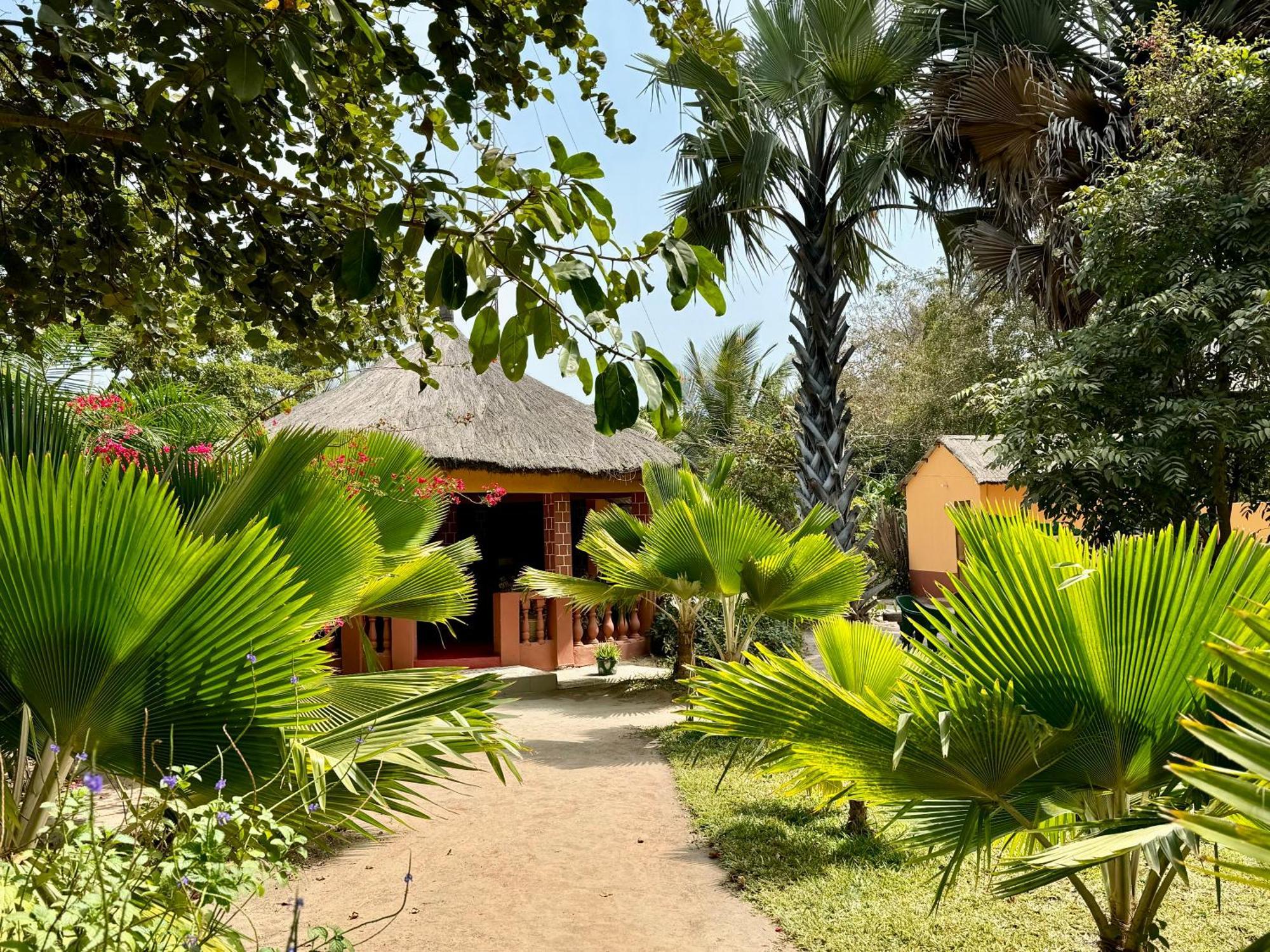 Little'S Nature Retreat Kartong Экстерьер фото
