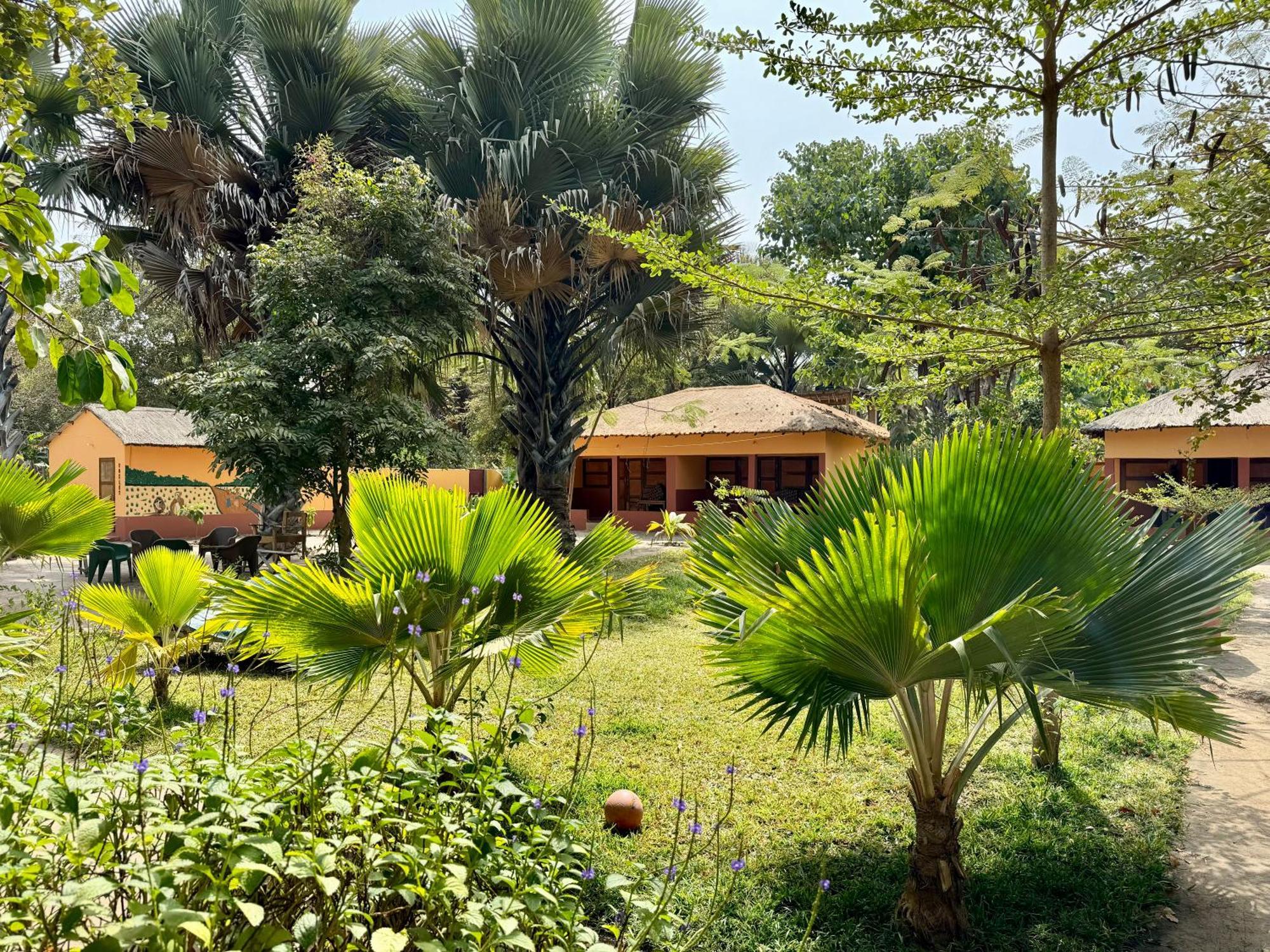 Little'S Nature Retreat Kartong Экстерьер фото